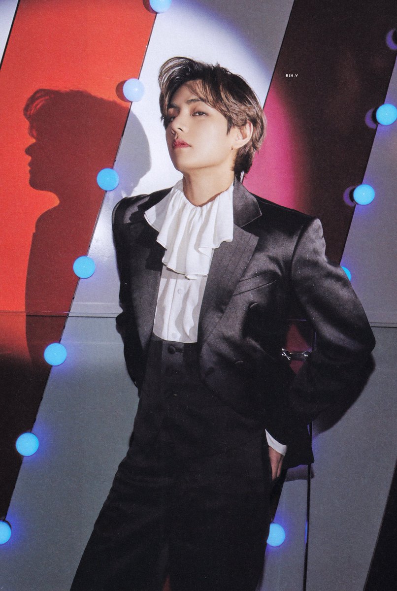 KIMTAEHYUNGBAR_'s tweet photo. TAEHYUNG extends his record as the FIRST AND ONLY Idol Soloist to win the seasonal "Best Music" category at The Fact Music Awards

#WinterAheadTMAWin  
TAEHYUNG TRIPLE CROWN  
V BEST MUSIC WINTER AWARD 
CONGRATULATIONS TAEHYUNG https://t.co/1oWfdNMvwv