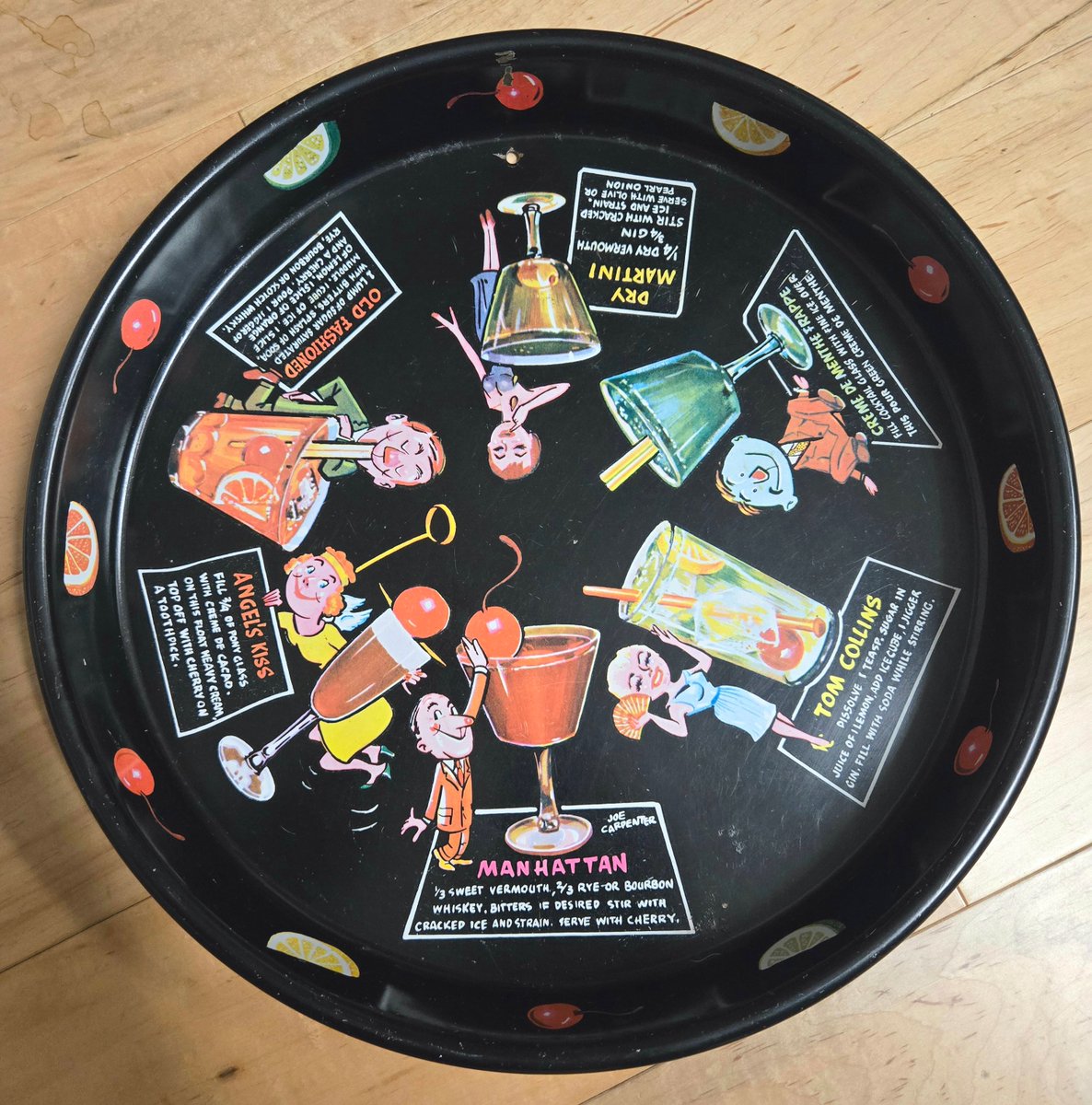 CoolOldSwag's tweet photo. This metal BAR TRAY CIRCA 1960 employs a cartoon illustration style that was wildly popular at the time on all kinds of merch. I've always loved it. @DebsWombat
@RetroArtBlog @dannielle1212
@nostalgiapix25 #bartray
@vintagebarware @ohio https://t.co/l7lQQOGQPc