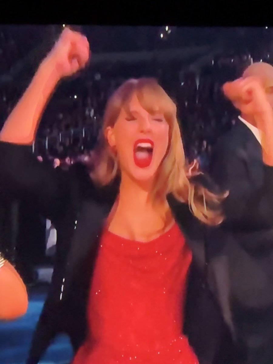 happinessforts's tweet photo. taylor swift: *does anything*
me: 😆😆😆 https://t.co/XhPtM2IjQA