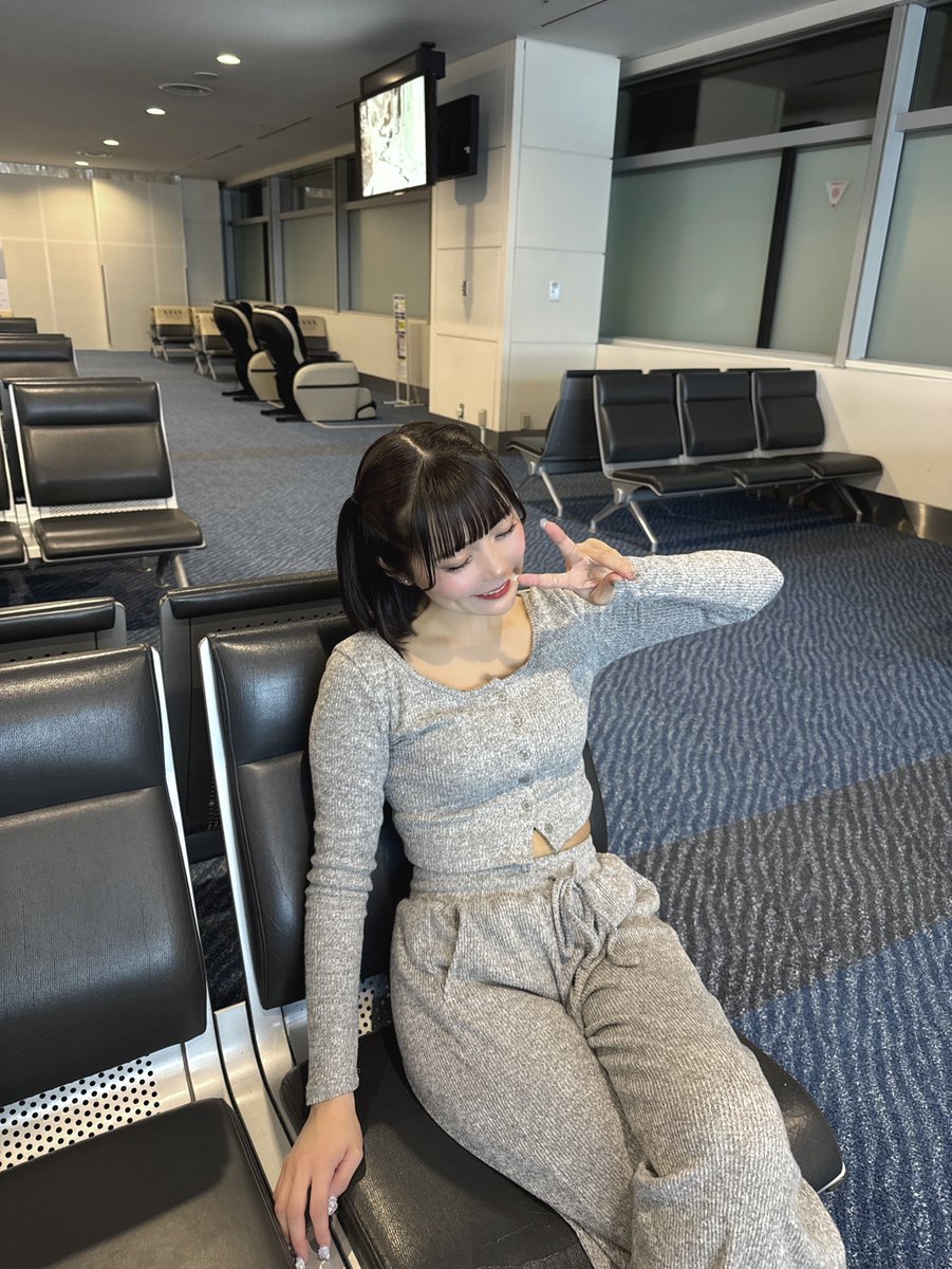 空港ファッションてやつ #きゃんちゅー #CANDYTUNE