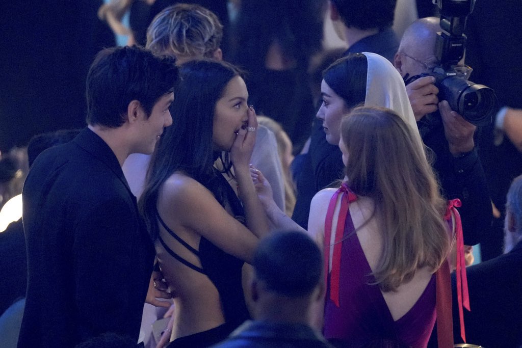 “olivia la re odia a gracie”
TOMEN TROLAS TOMEEEEEN