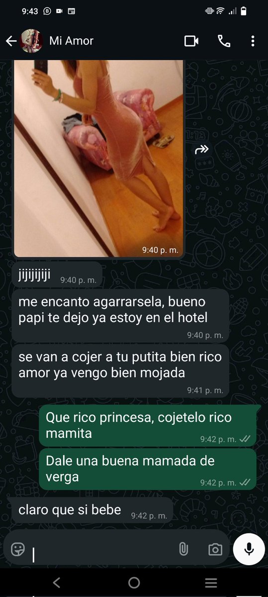 Aún recuerdo cómo hace unos años mi flaquita andaba de puta dandole el culo a un chamaco pendejo, mientras yo me la jalaba en la casa esperando noticias e imaginando como la tendiría gimiendo como una perra, mientras el la bombeaba y le introducía si pito en su entre pierna