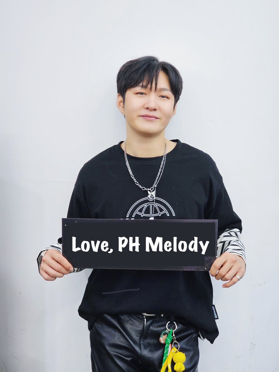BTOBPH_'s tweet photo. [#TheWayfarerMANILA]

gRaPhIc DeSiGn Is OuR pAsSiOn ✨

We are still accepting designs for our hand banner, Melody! You can submit your suggestions/edits here:
🔗 https://t.co/vLl2ekMZ5q

And to make the fan projects possible, we opened our donation form. Any amount is highly appreciated. 
🔗 https://t.co/rELlH5ez9q

#BTOB #비투비 #LEECHANGSUB #이창섭