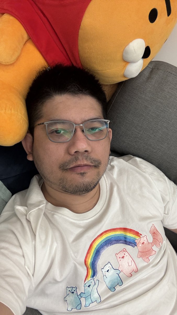 每每在要上班的前一晚
就要把鬍子刮掉

都不能好好養鬍子⋯嗚嗚🥹