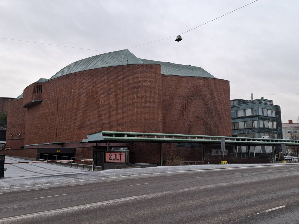 Hyvää Alvar ja Aino Aallon ja suomalaisen arkkitehtuurin ja muotoilun päivää! 🇫🇮  Suomi on juuri tehnyt Unescolle esityksen, että 13 Alvar Aallon arkkitehtitoimiston suunnittelemaa rakennusta liitetään #maailmanperintö'luetteloon. #arkkitehtuuri #muotoilu alvaraalto.fi/tietoa/alvar-a…