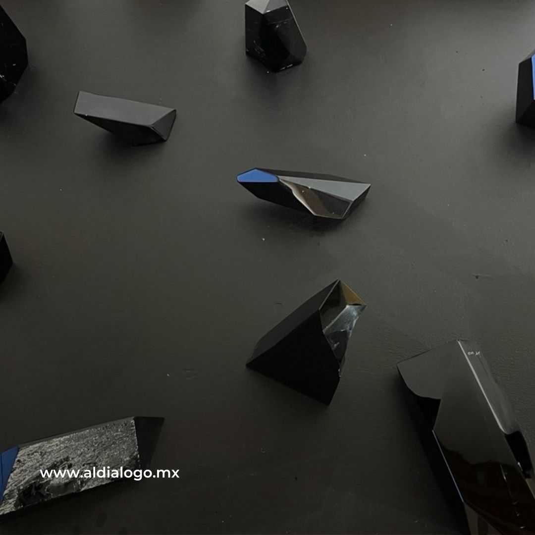 ADQueretaro's tweet photo. Maravíllate con la exposición #Objetospropiciatorios, hecha con obsidiana, disponible en el #MACQ 😍
https://t.co/sT2oSJMoqH https://t.co/ZaEF2fiNE7