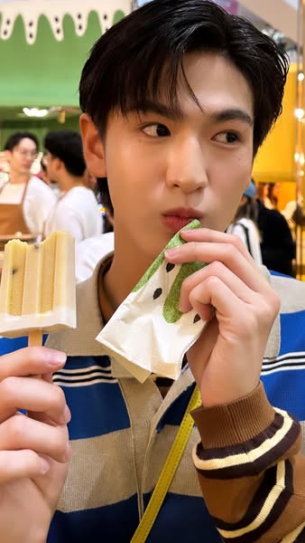 lonnyshappiness's tweet image. #loewe popsicle by #lonnysicecream
contact us Line @ lonnys Tel. 0992922949
___
CR : @artsayhi_
CR twitter @ JWTutuu

#lonnyshappiness #ใบเฟิร์นพิมพ์ชนก 
#happinessyourway #jinwookbus #gunatthaphan
#customizedicecream  #ไอติม3มิติ