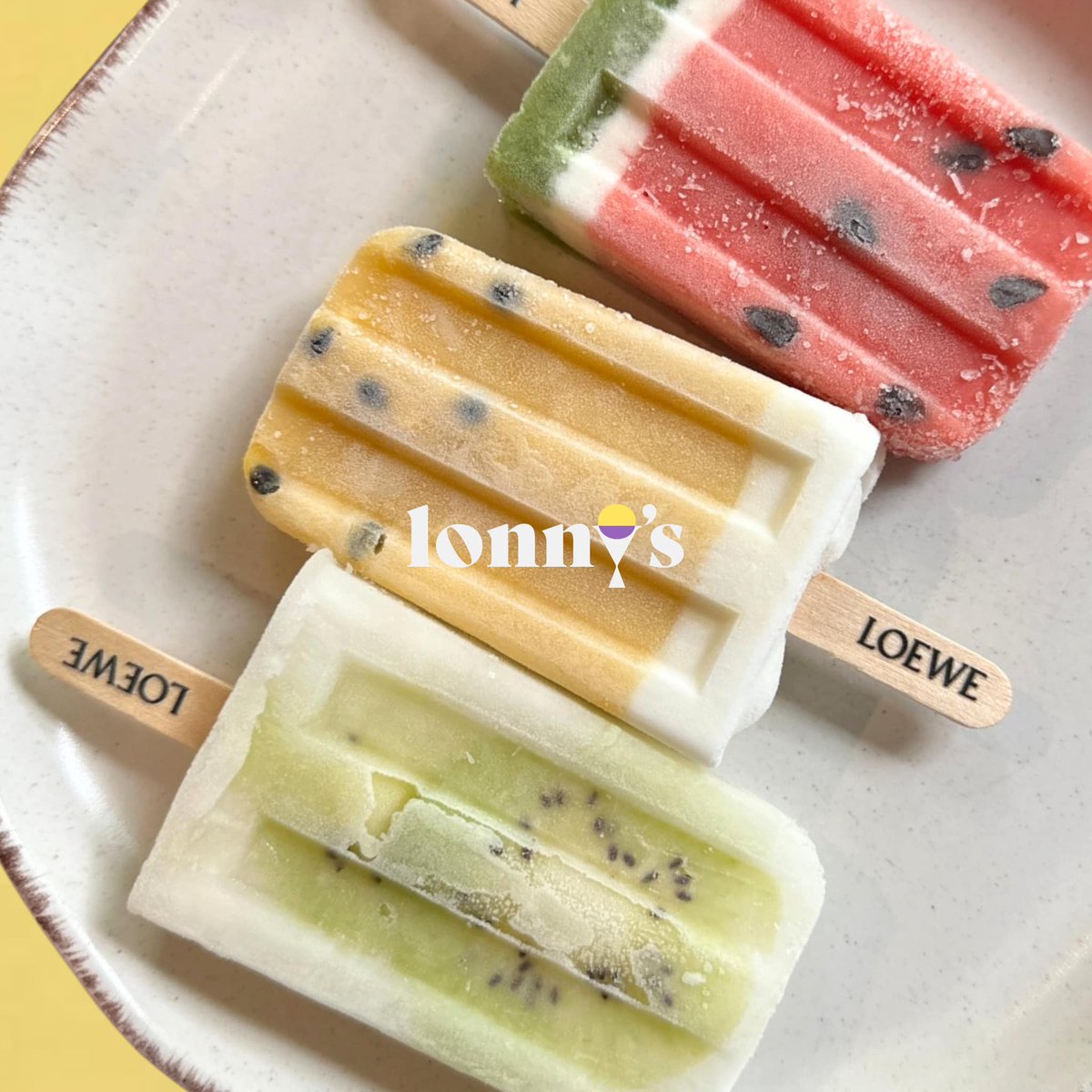 lonnyshappiness's tweet image. #loewe popsicle by #lonnysicecream
contact us Line @ lonnys Tel. 0992922949
___
CR : @artsayhi_
CR twitter @ JWTutuu

#lonnyshappiness #ใบเฟิร์นพิมพ์ชนก 
#happinessyourway #jinwookbus #gunatthaphan
#customizedicecream  #ไอติม3มิติ