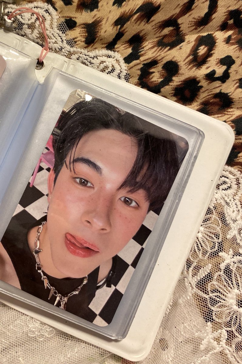 txlnst's tweet photo. ใบละ390คับ พร้อมโอนลดด้าย ๆๆๆๆ #ตลาดนัดพ้อกสี https://t.co/QHS7tkGGRn