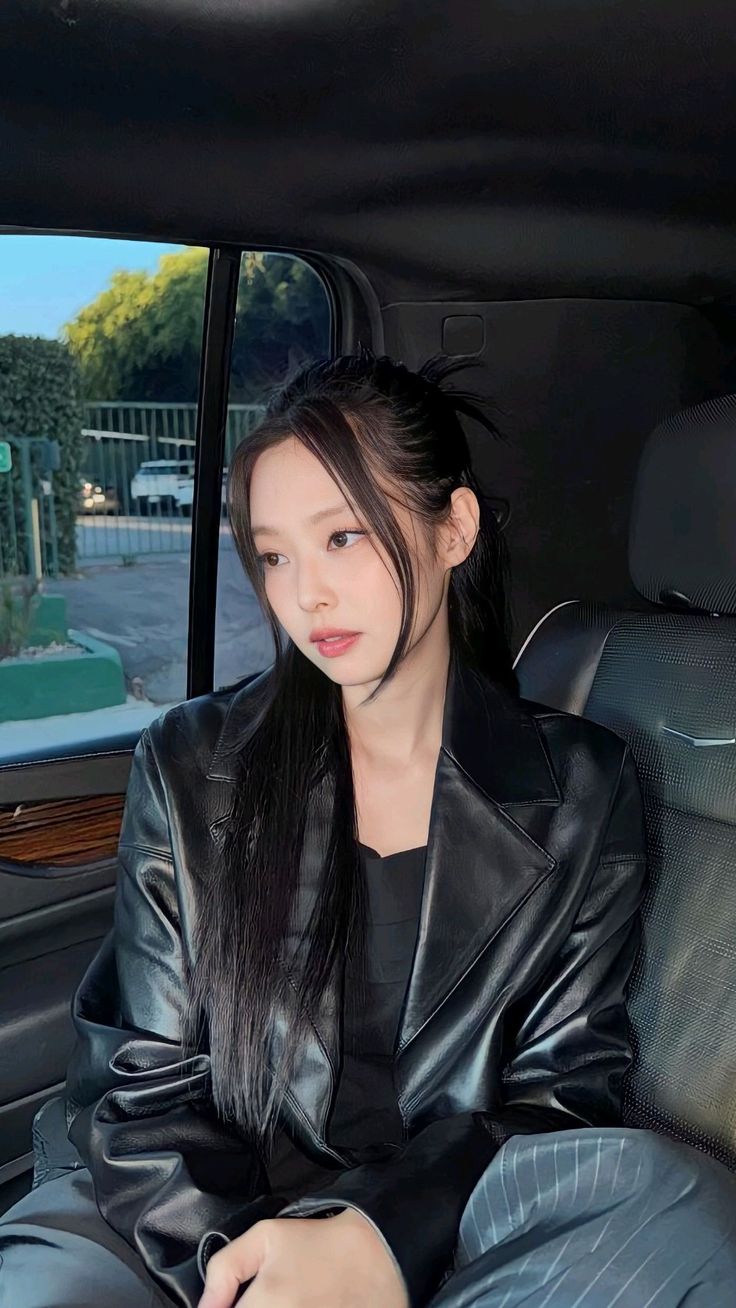 thumbnail-Jennie