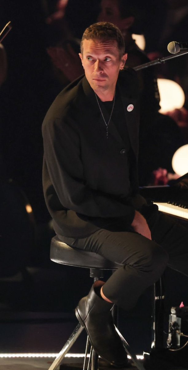 más Coldplay tweet media