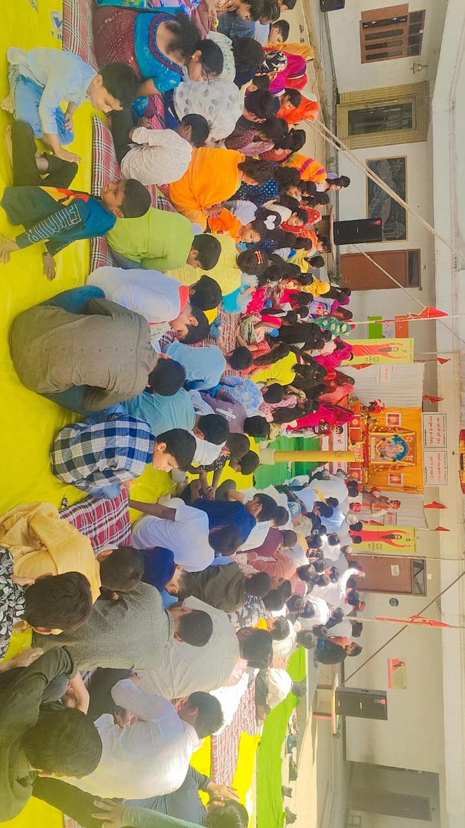 Ritikaawasthi6's tweet photo. *तेलंगाना प्रदेश की राजधानी हैदराबाद में भी प्रारंभ हुई महाआरती*
धर्म सम्राट युग चेतना पुरुष परमहंस योगीराज श्री शक्तिपुत्र जी महाराज जी के आशीर्वाद एवं निर्देशन में हैदराबाद में प्रथम महाआरती  भव्यता से पूर्ण हुई। @aajtak @AJAYAWASTHI108 @ABPNews @dprohyd @ndtvindia  @poojabmks https://t.co/pKPWnIaQsE