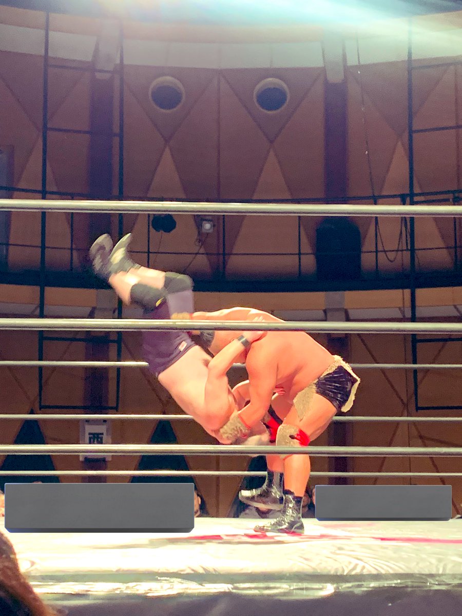 machico2go's tweet photo. #mo_pw
仲良しのバーの皆さんと見てきました✨
三原さんと谷口君がリングでやってたらリンソのデジャヴみたいでワァってなった😁

崔さんも初めて見たけど重量感すごい！羆嵐さんの遠吠え？好き笑😁😁

その後はミナミのプロレスで有名なひささんの串カツ超キレイ✨
食べ足りなかったのでまた行こう！ https://t.co/YKtONs6hqp