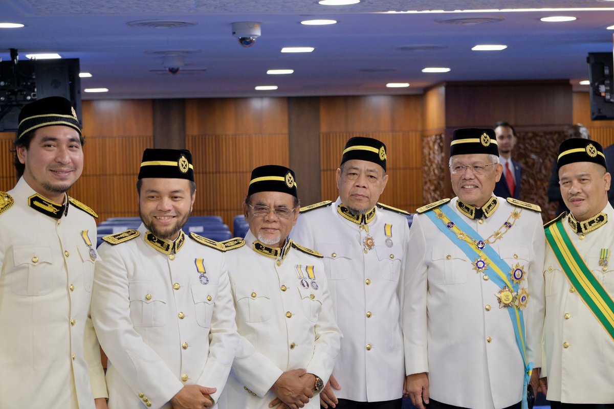 wanfayhsal's tweet photo. Bismillah. Gelanggang sudah dibuka. Ayuh perjuangkan keadilan buat agama, nusa dan bangsa.
#BinaMachang #Machang #MembangunBersamaIslam #TeamWAF #WanFayhsal #Machester #DewanRakyat #Parlimen https://t.co/u6IHPGbx9d