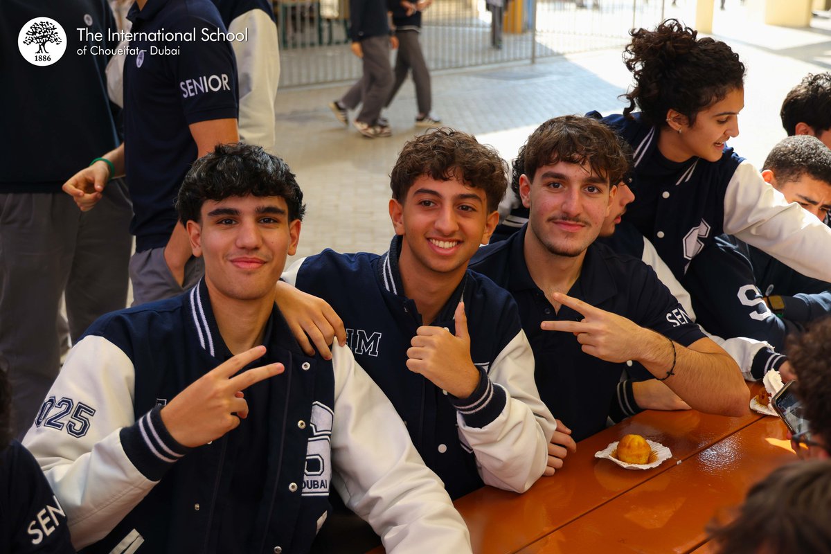 TeachinginDubai's tweet image. Who can eat a cupcake the fastest? 🧁💨 The Grade 12 Cupcake Challenge at The International School of Choueifat - Dubai was a race to the finish, with students going head-to-head to see who could conquer their cupcake the quickest! 🏁🍴 

#CupcakeChallenge #Grade12Fun #SABIS