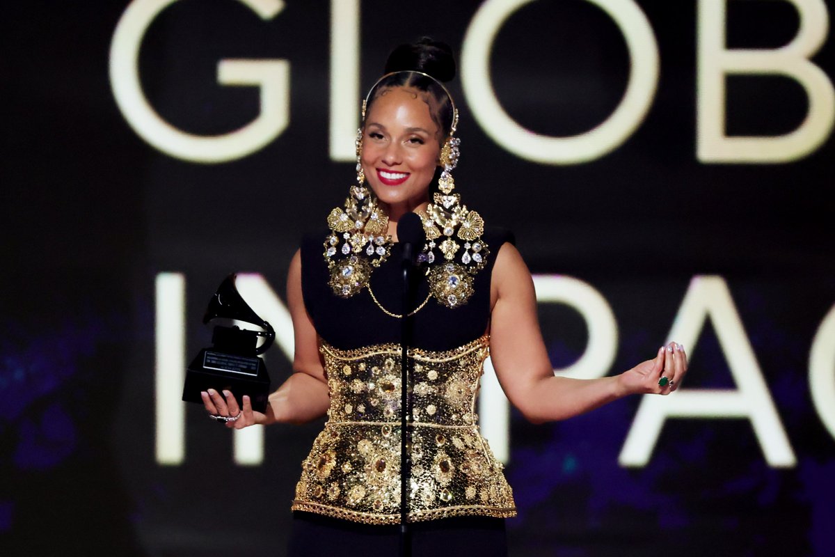 TheWrap's tweet photo. #Grammys 💫 Honoree #AliciaKeys accepts the Dr. Dre Global Impact Award onstage during the 67th Annual GRAMMY Awards https://t.co/YMAmni22mj