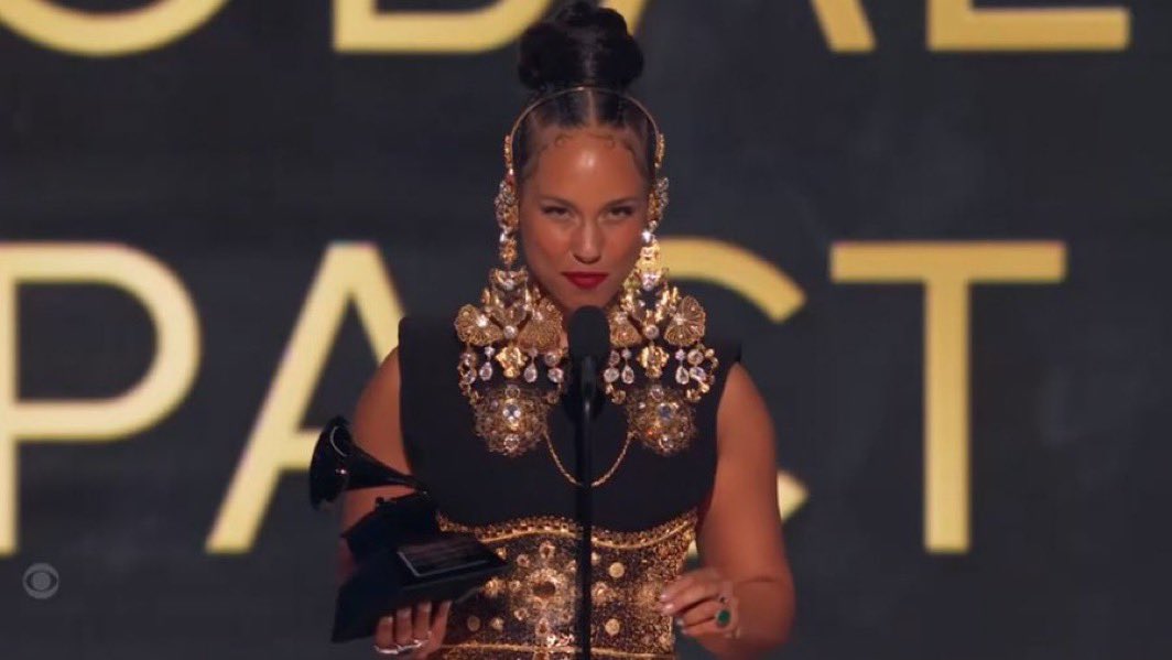 VoterFormation's tweet photo. “DEI is not a threat, it’s a gift.” - Alicia Keys 👏🏽👏🏽👏🏽 

#GRAMMYs https://t.co/nViMr4byYj