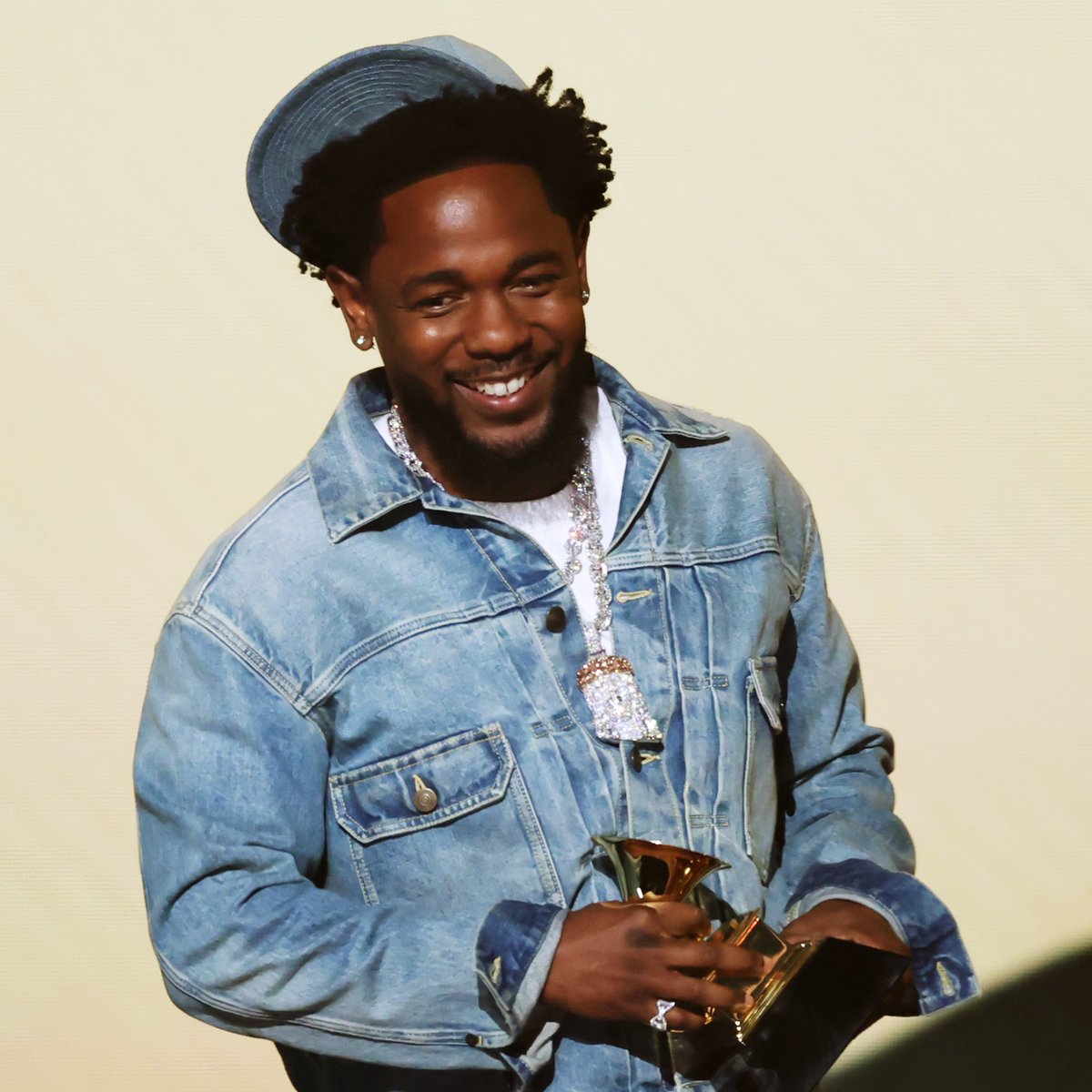 KENDRICK COMPLETES THE SWEEP 🧹

"Not Like Us" has won the #GRAMMY in all five categories it was nominated in. 

Song Of The Year
Record Of The Year
Best Rap Song
Best Rap Performance
Best Music Video