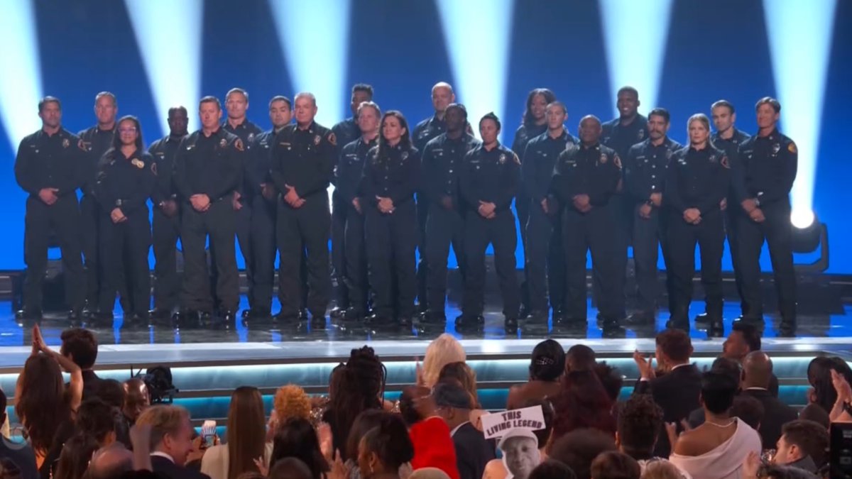 PopBase's tweet photo. Members of the Los Angeles Fire Department presenting the #GRAMMYs award for Song of the Year. https://t.co/7coemOy9ZH