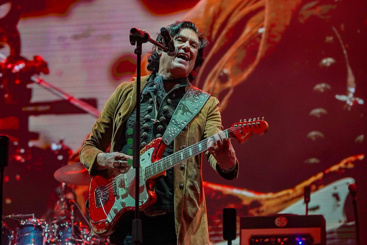 tv4guanajuato's tweet photo. ¡Caifanes hace vibrar el Foro Mazda! 🎸🔥
🎶Una noche inolvidable en la Feria de León 2025, donde la magia del rock y la nostalgia se apoderaron del escenario. Caifanes dejó una huella imborrable en el corazón de sus fans 🎤
📸: Antonio Partida
#TransmitamosFelicidad #LoViEnTV4 https://t.co/YxnNNf4jWK