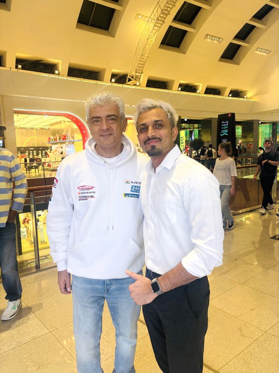 ThalaAjith_FC's tweet photo. Latest Pic Of #Ajithkumar Sir Spotted In Dubai 🇦🇪🤍

#VidaaMuyarchi https://t.co/wwXsHZ7Hur