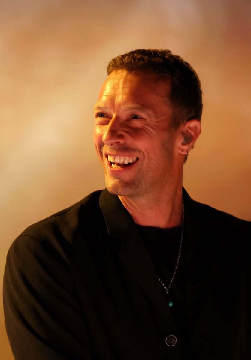 más Coldplay tweet media