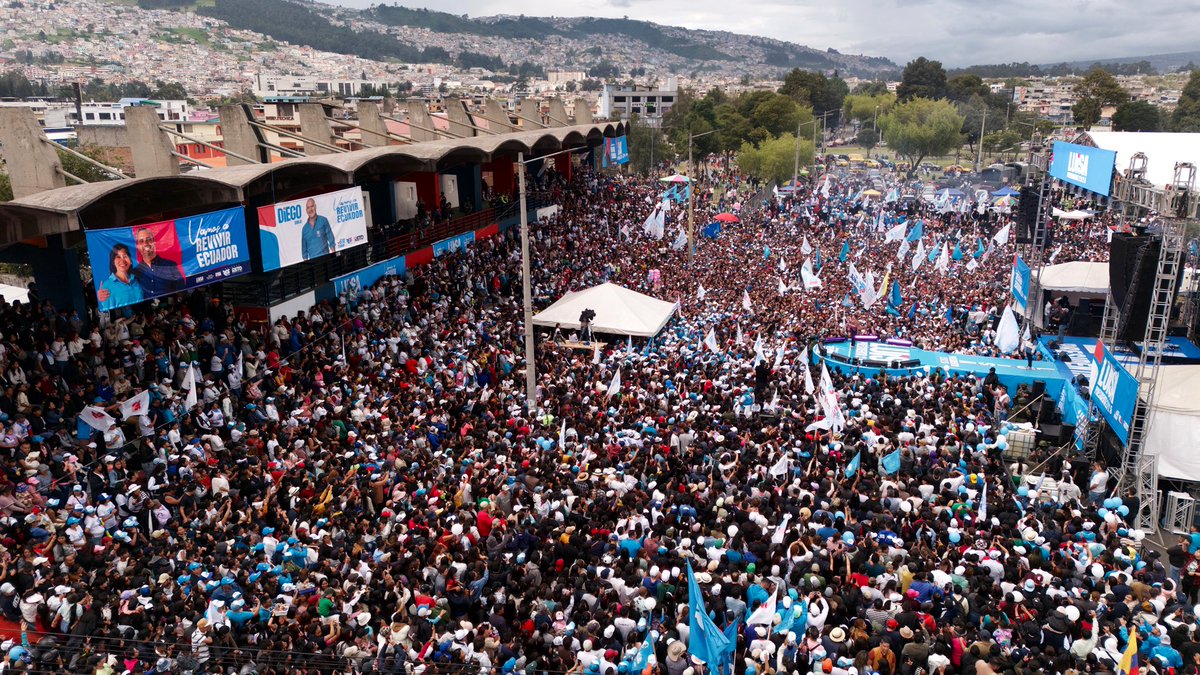 ¡Gracias, Quito! Su abrazo multitudinario demuestra que la esperanza está viva y que Ecuador se levantará. 

Ciudad valiente, cuna de la historia y la dignidad ¡Juntos, vamos a #RevivirEcuador!🇪🇨

#LuisaPresidenta