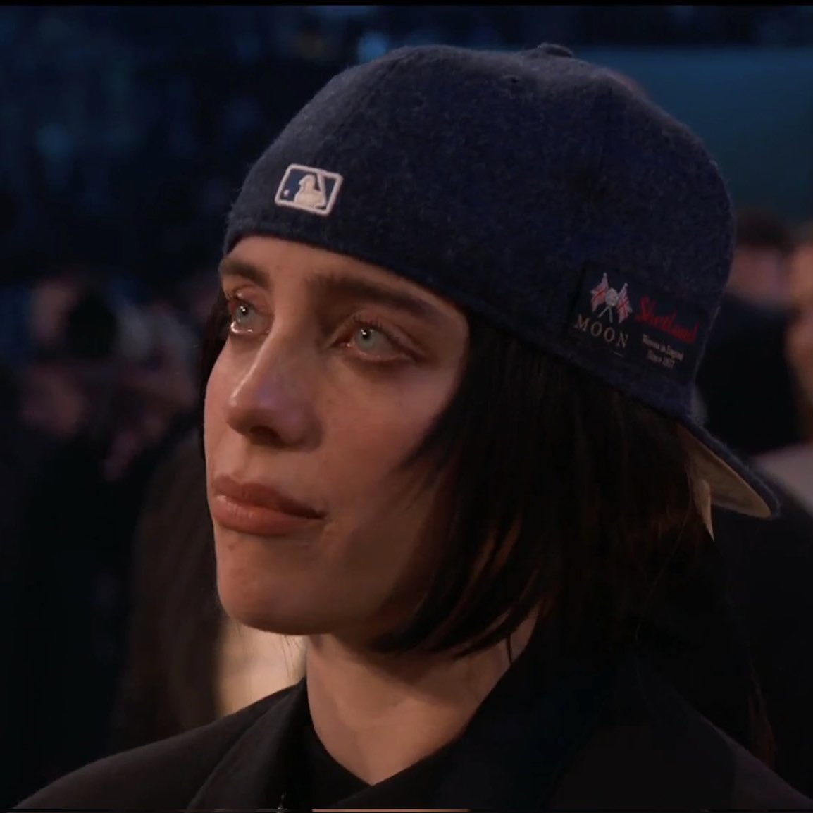 Indie5051's tweet image. Billie Eilish llorando tras perder el Grammy a álbum del año.