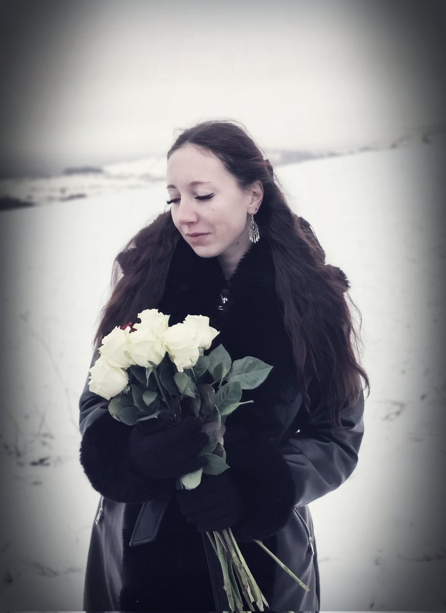 artrushka's tweet photo. Imbolc blessings 💚
May this season bring warmth, inspiration and renewed energy in your life ✨

#Imbolc #Imbolcblessings #witch #witches https://t.co/2a5w0hwCXS
