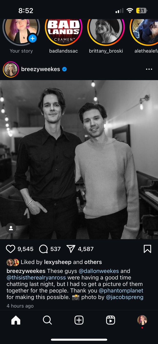 lizziexclark's tweet photo. screaming crying throwing up https://t.co/JxUzdmvNY8