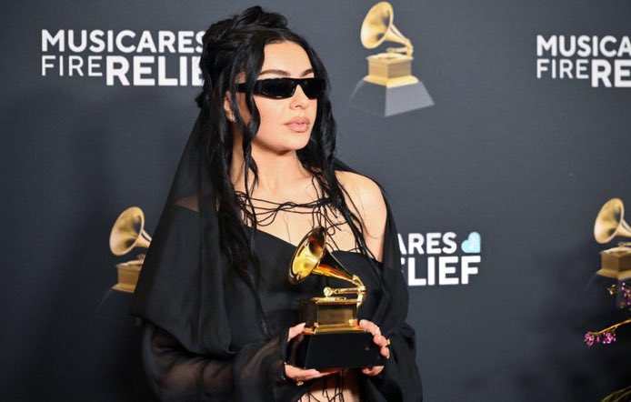 charli xcx charts tweet media