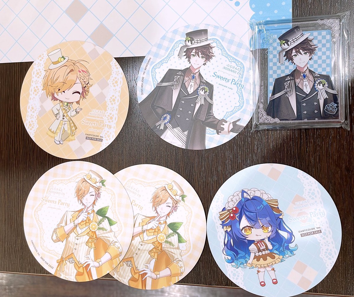 kxj4yl's tweet photo. 【交換】にじさんじ アニメイトカフェ アニカフェ Sweet Party 缶バッジ コースター
コロッタ

求:📌様 缶バッジBグループ1点＞
     他 同種🔫様(友人分)

📮郵送交換のみ
出先のためIDがございません。DM移行後ID付きにてご提示させて頂きます。 https://t.co/oHBM5EEIch