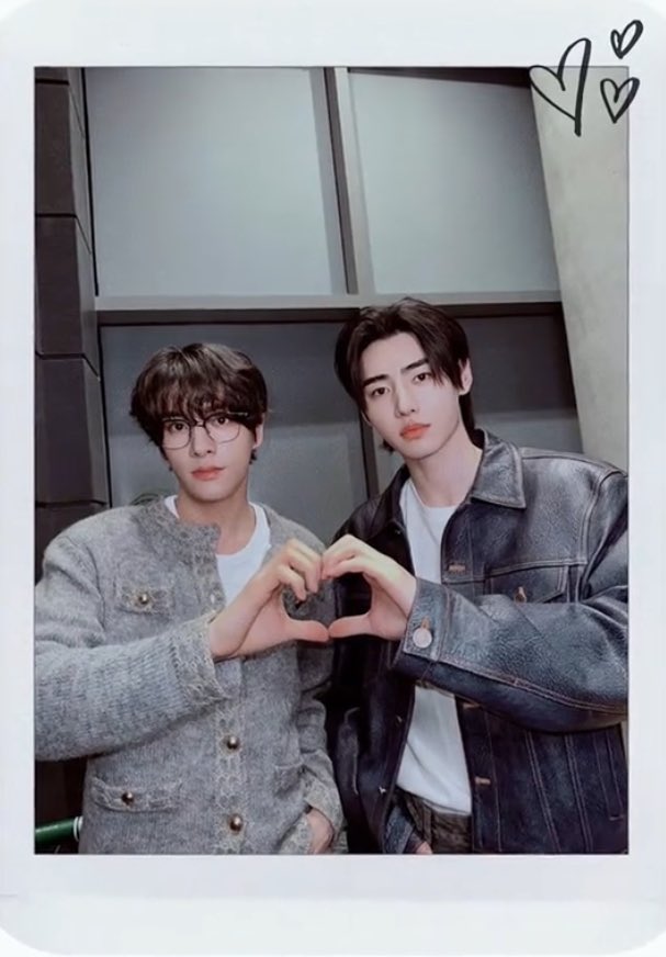 𝑺𝒘𝒆𝒆𝒕 𝑽𝒂𝒍𝒆𝒏𝒕𝒊𝒏𝒆'𝒔 𝑫𝒂𝒚🍫
#제이크 #JAKE #ENHYPEN