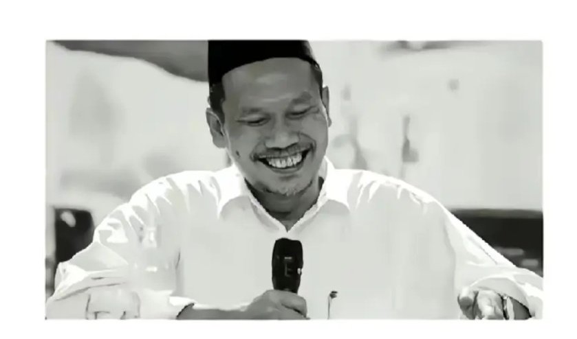 dliyaulhaqqii's tweet photo. Senyum tidak membatalkan sholat, asal jangan keluar suara. Rasulullah pun juga tersenyum saat malaikat berbisik:

"Umatmu masuk surga semua"

——Gus Baha' https://t.co/J9TnjoBWCC