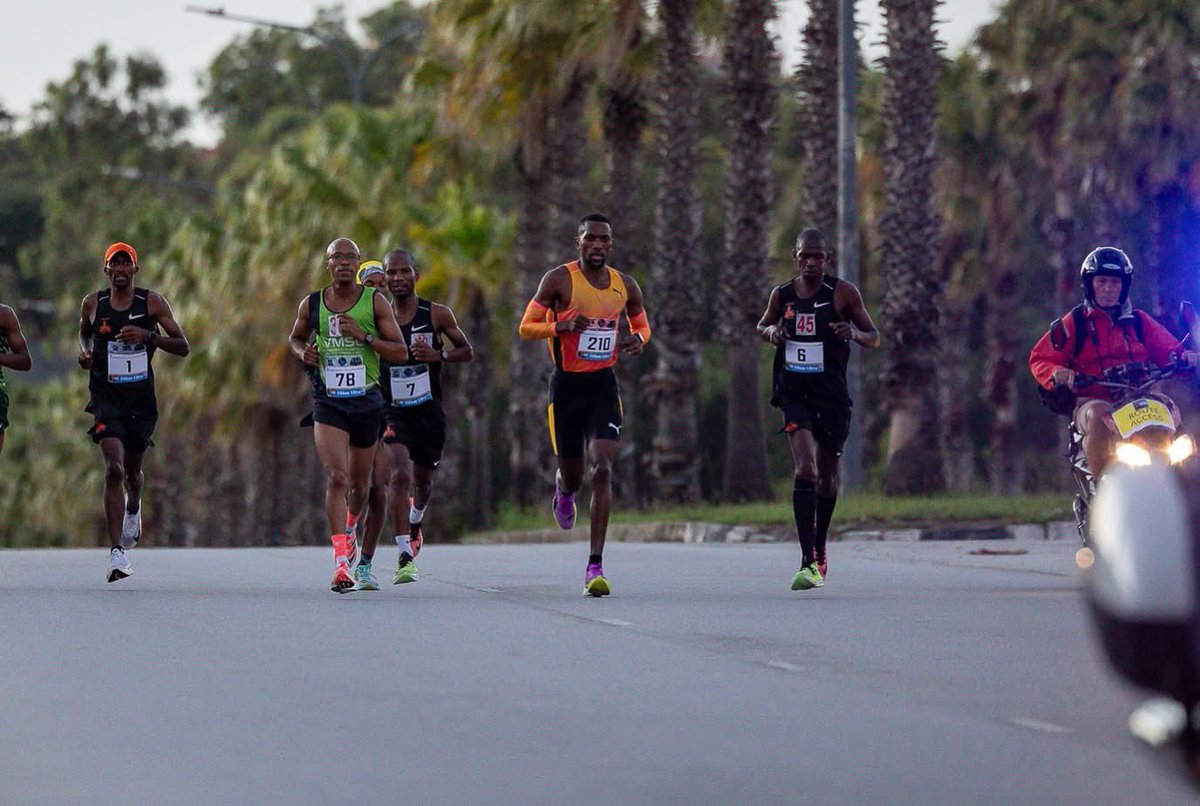 TheeMusa's tweet photo. #MuSane #TrainInsaneOrRemainTheSame #FueledByNitro #ForeverFaster #PumaRunning #PumaSA #Puma #maurten #maurtenathlete #FutureLife #FutureLifeOfficialNutritionalSponsor #SynergyHolistix https://t.co/O5jfUlVAbM