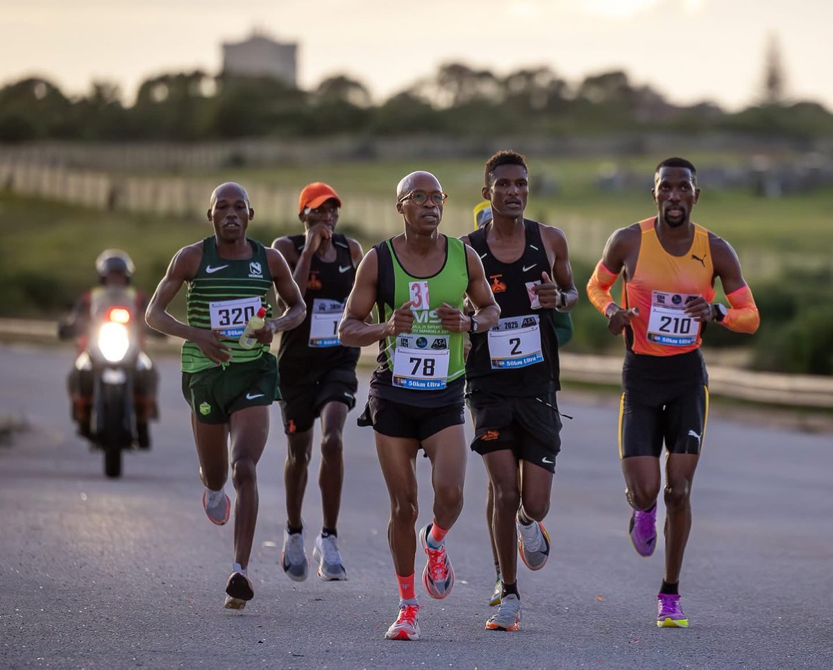 TheeMusa's tweet photo. #MuSane #TrainInsaneOrRemainTheSame #FueledByNitro #ForeverFaster #PumaRunning #PumaSA #Puma #maurten #maurtenathlete #FutureLife #FutureLifeOfficialNutritionalSponsor #SynergyHolistix https://t.co/O5jfUlVAbM