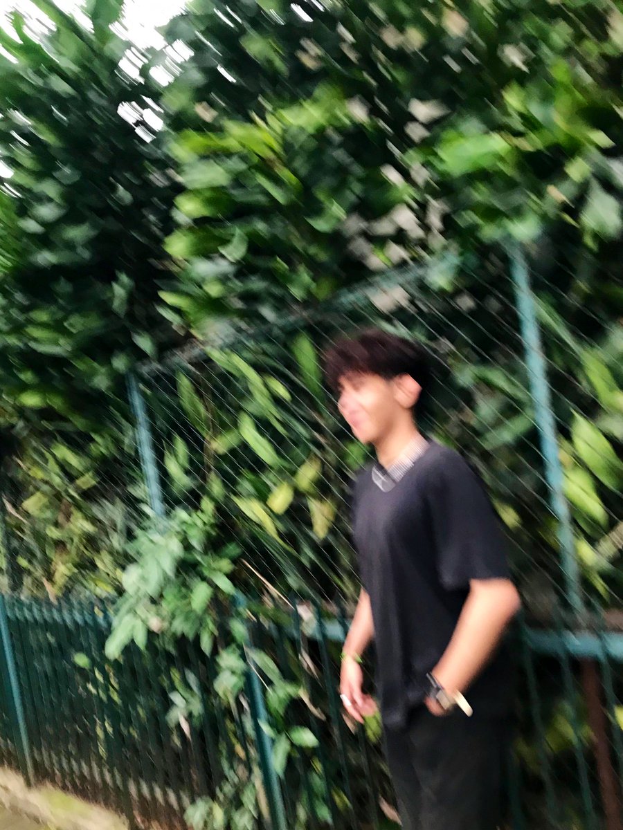 nomadfears's tweet photo. di suruh foto ala-ala, yaudah deh
#ootd https://t.co/kYxU52fMVM
