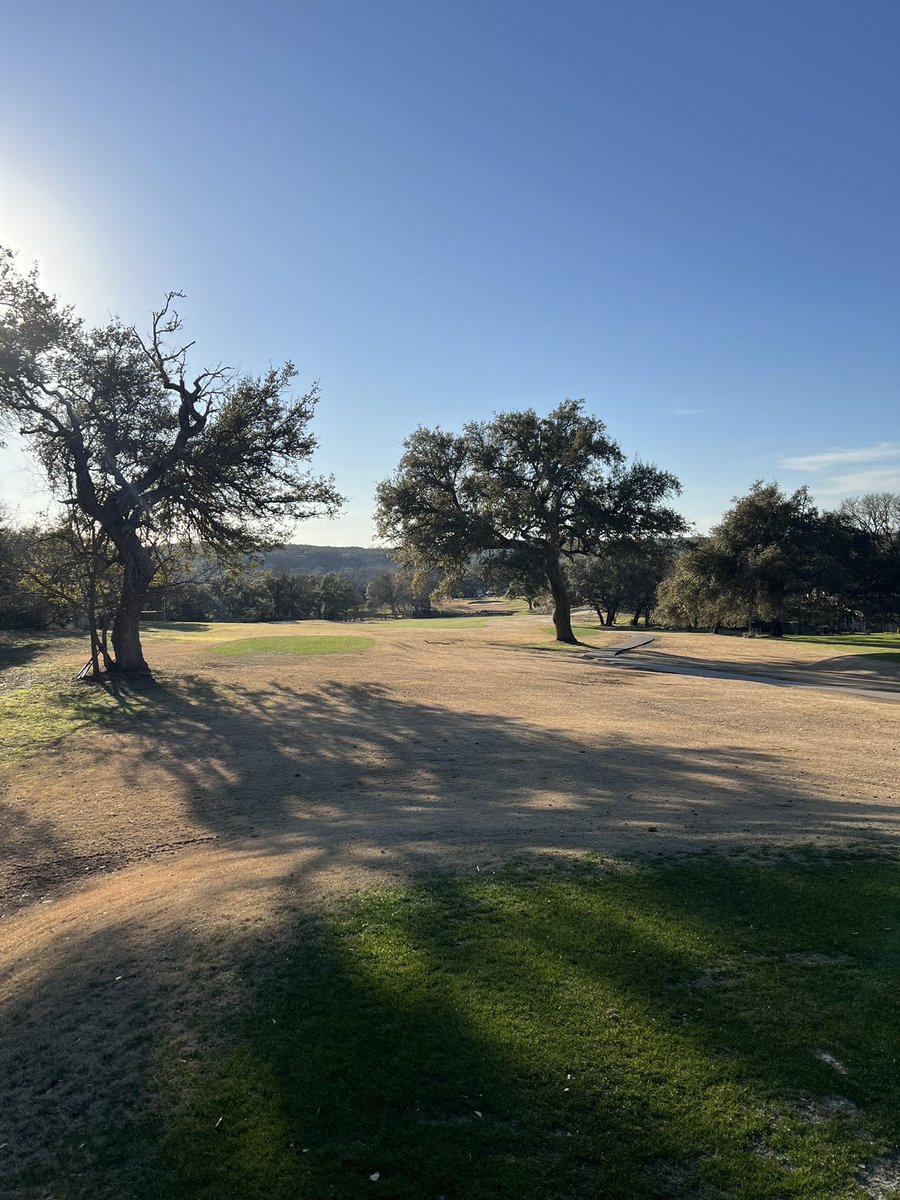 SnapNasty05's tweet photo. WHAT A DAY ! Could not ask for a better set of grandparents + GOLF #winning #lifeisgood #SundayGolf #WimberleyTX #FamilyMatters https://t.co/k5iIrVTvjB