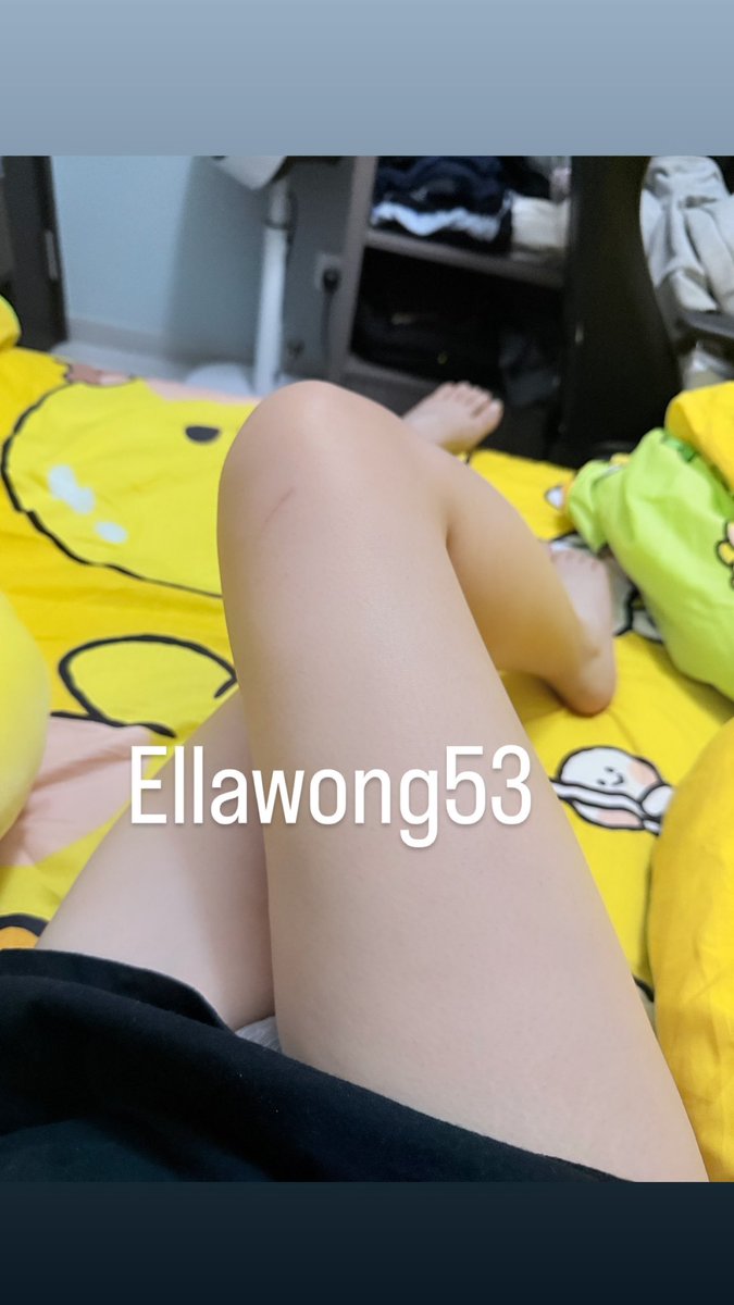 醉酒的小短腿 乖乖正待被開年🫣期待期待 興奮興奮 出邊房外有其他人 現在超濕☺️唔知忍唔忍得住唔出聲呢😌話說都好耐冇拍過扑嘢片🤭
#淫娃 #一個