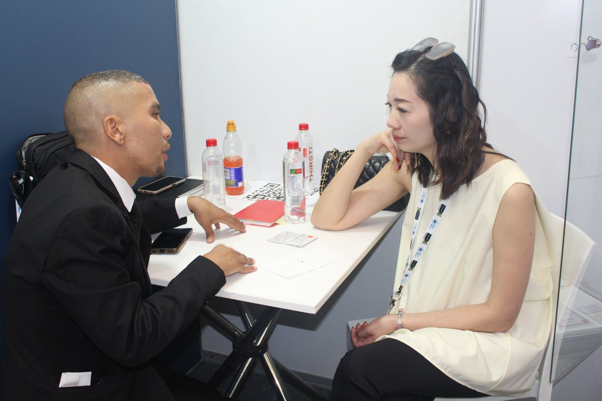 KDJI_SA's tweet photo. Day 1 at the Diamond Show: Sparking new connections and showcasing brilliance. Excited for the gems of opportunities ahead! https://t.co/rSOW9qX1mM