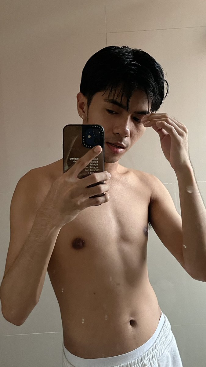 cedrickslay's tweet image. too skinny