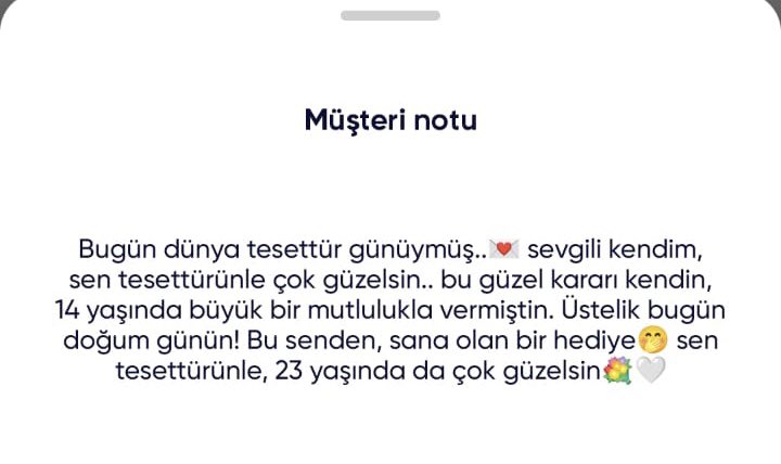 Bu güzel hediye düşüncesinin bir parçası olarak, kendi siparişinde hediye kutusu tercih etmiş bir T'afra kızı 🤍🫂 Hediye kutularımızla sevdiklerinize veya kendinize özel, anlamlı seçenekler bulabilirsiniz 💝✨