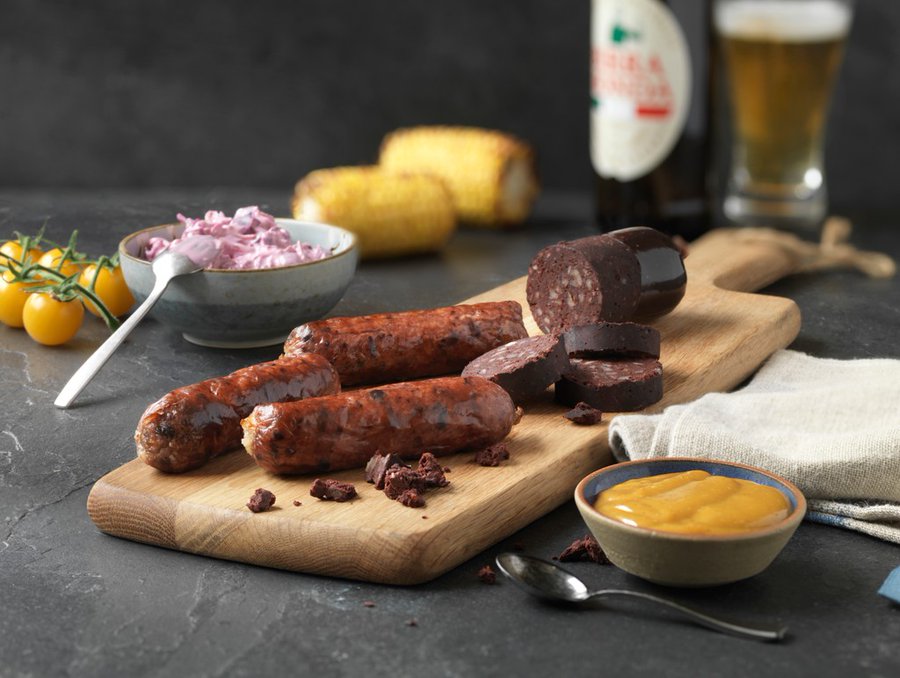 What's  on the menu for tea tonight?
Have you tried Dicksons pork &amp; black pudding sausages? Delicious for a #bangersandmash family supper.
Pop in and see their #sausage range.