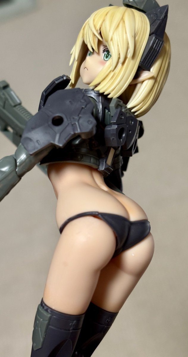 アルティニアのプラモの仮組みが終わったんだが、こんなにお腹周りとお尻が柔らかそうなプラモなかなか無いぞ。 