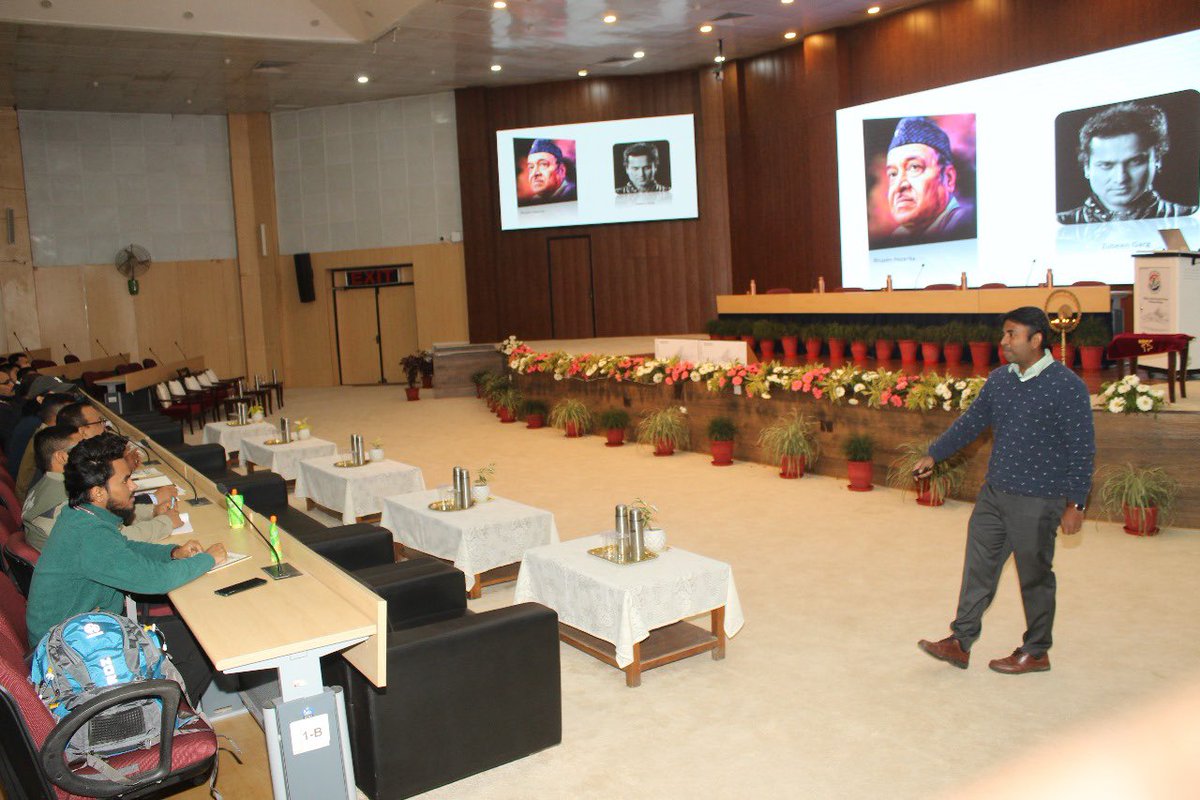 The technical sessions started with a talk by Dr Anukul Nath on the Issues, Concerns and Challenges related to Biodiversity and Conservation in the State of Assam. Subsequently Dr Bivash Pandav spoke about the charismatic species, their ecology, species assemblages and importance