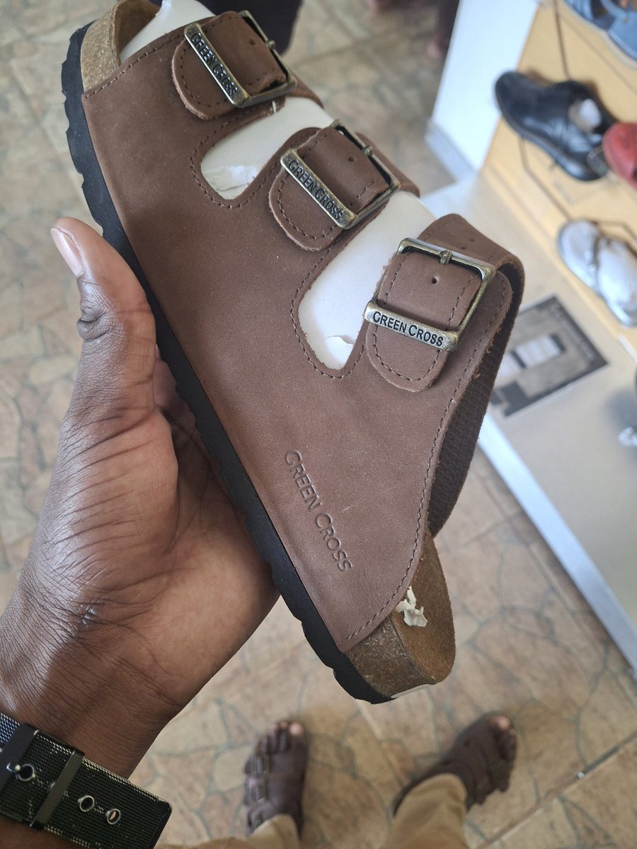 toti_mike's tweet image. Greencross is just N$897 in tsumeb, while we're buying it for N$1400 in windhoek.  Windhoek is a scam