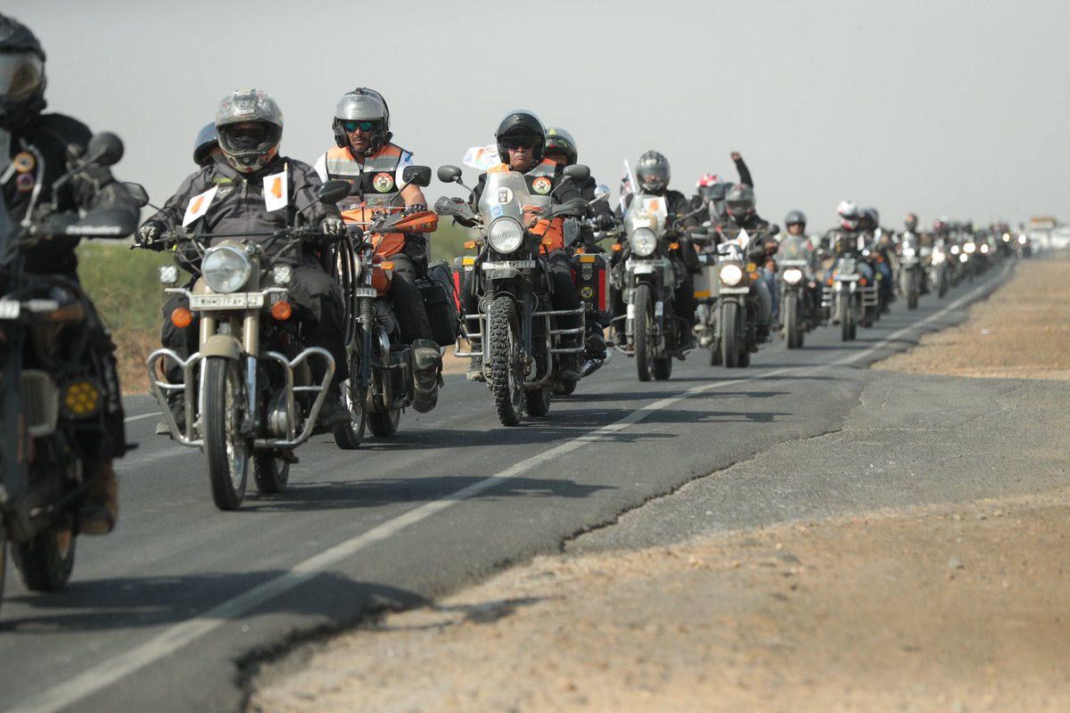 sanghaviharsh's tweet photo. Gujarat, you're on the world biking map! 

Kutch Calls: Road to Heaven! Bikers' Paradise Found!

Over 2000 bikers from Nepal, Bhutan, and across India converged in Kutch, riding in a massive convoy through breathtaking landscapes (Dholavira to Dhordo).

Locals and onlookers cheered with joy as the bikers rode by, creating an unforgettable experience!

Calling all national & international biking groups! Want to organize an epic biking event? Contact @GujaratTourism ! We're alwayse ready to serve you!

Visuals from BOBMC event. 

#GujaratTourism #BikingDestination #KutchRide #BikersParadise