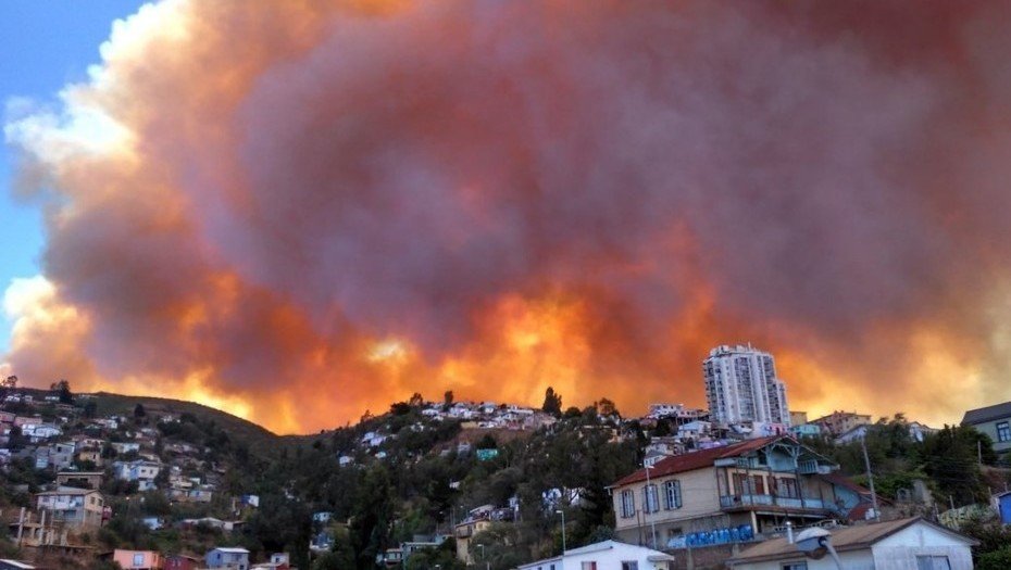 En #SonarInformativo <a href="/pabloaranzaes/">pablo aranzaes</a> conversa sobre reconstrucción, con Francisco de la Barrera, biólogo ambiental y experto en planificación territorial,  a un año del mega incendio en la región de Valparaíso. 

<a href="/fdelabarrera/">Francisco de la Barrera</a>
📡Señal en vivo: sonarfm.cl