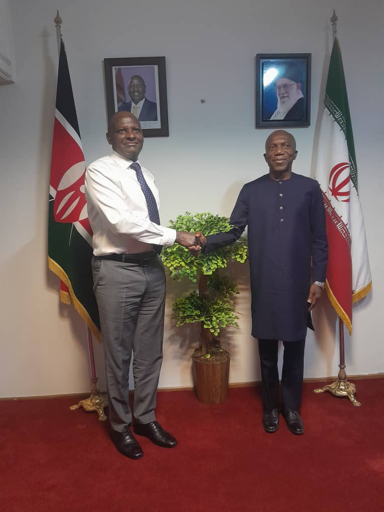LeoneIran's tweet photo. https://t.co/twwBxh6oO6 Iran, S.Koroma,paid a courtesy visit to Kenya’s Amb.Lieu.Gen. (Rtd) J.Mwangi,They,focused on strengthening ties and fostering unity within the Africa,the enduring relations btw.S.L and Kenya,praised SL’s contributions to international peace and security, https://t.co/jATVAzlh3A