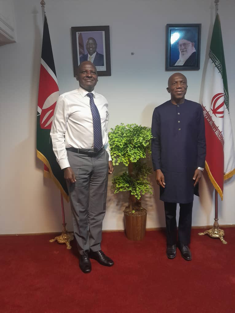 LeoneIran's tweet photo. https://t.co/twwBxh6oO6 Iran, S.Koroma,paid a courtesy visit to Kenya’s Amb.Lieu.Gen. (Rtd) J.Mwangi,They,focused on strengthening ties and fostering unity within the Africa,the enduring relations btw.S.L and Kenya,praised SL’s contributions to international peace and security, https://t.co/jATVAzlh3A